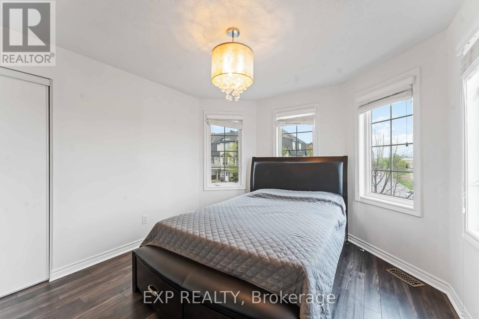 












226 PAR-LA-VILLE CIRCLE

,
Ottawa,




Ontario
K2S0T6

