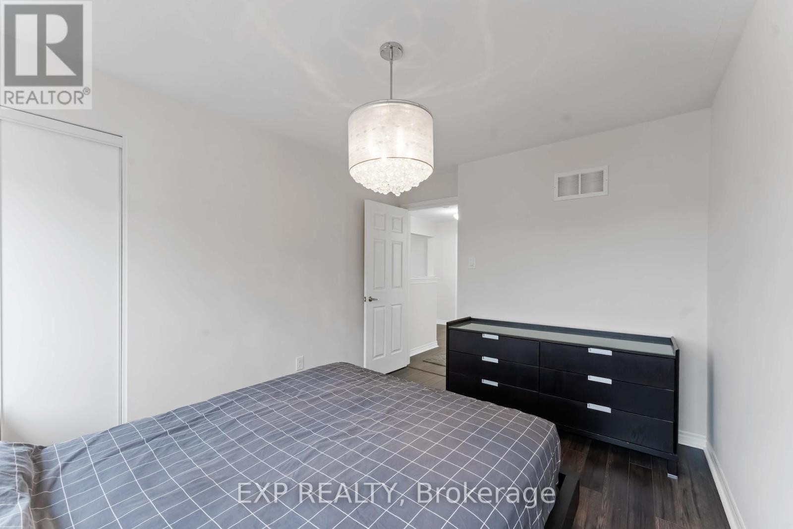 












226 PAR-LA-VILLE CIRCLE

,
Ottawa,




Ontario
K2S0T6

