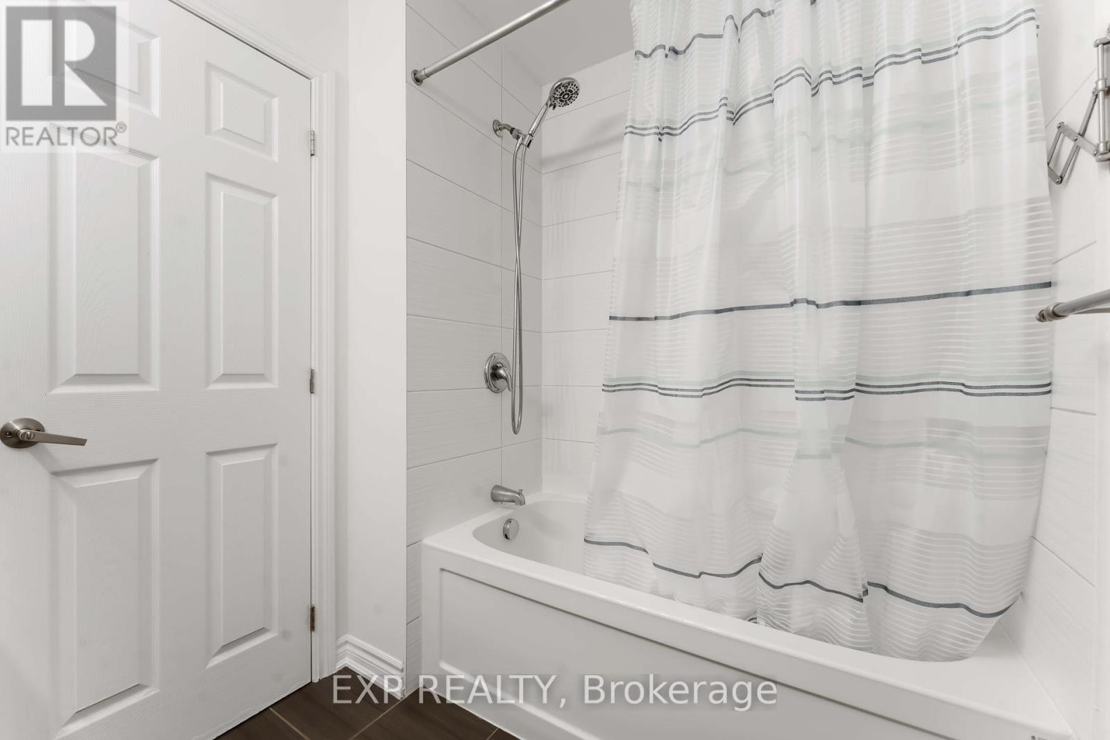 












226 PAR-LA-VILLE CIRCLE

,
Ottawa,




Ontario
K2S0T6

