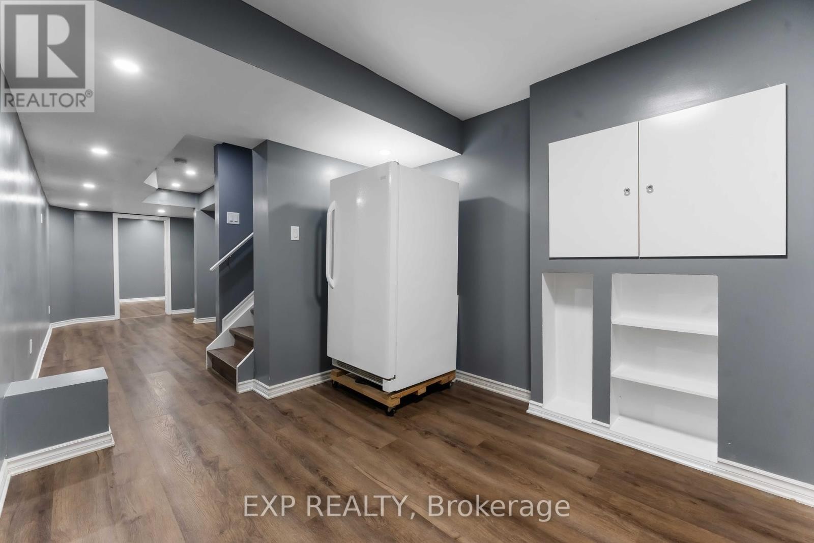 












226 PAR-LA-VILLE CIRCLE

,
Ottawa,




Ontario
K2S0T6

