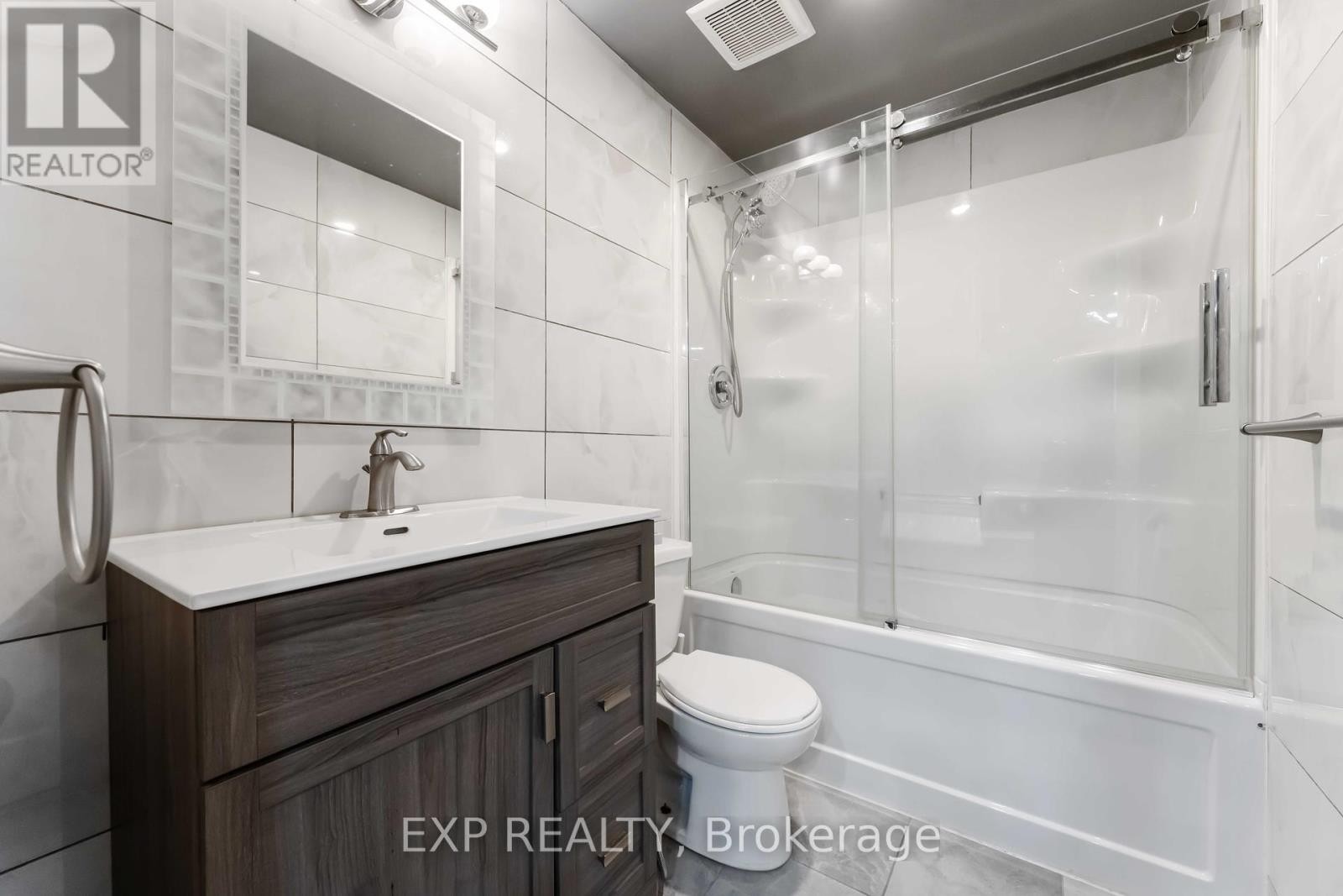 












226 PAR-LA-VILLE CIRCLE

,
Ottawa,




Ontario
K2S0T6

