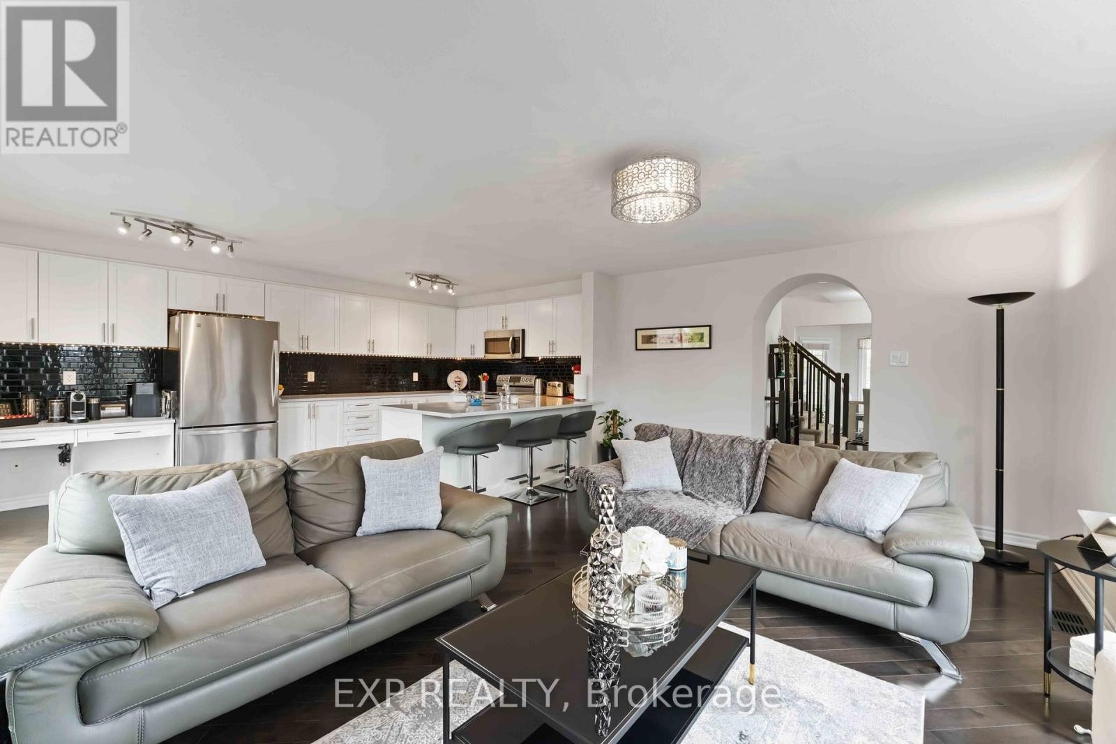 












226 PAR-LA-VILLE CIRCLE

,
Ottawa,




Ontario
K2S0T6

