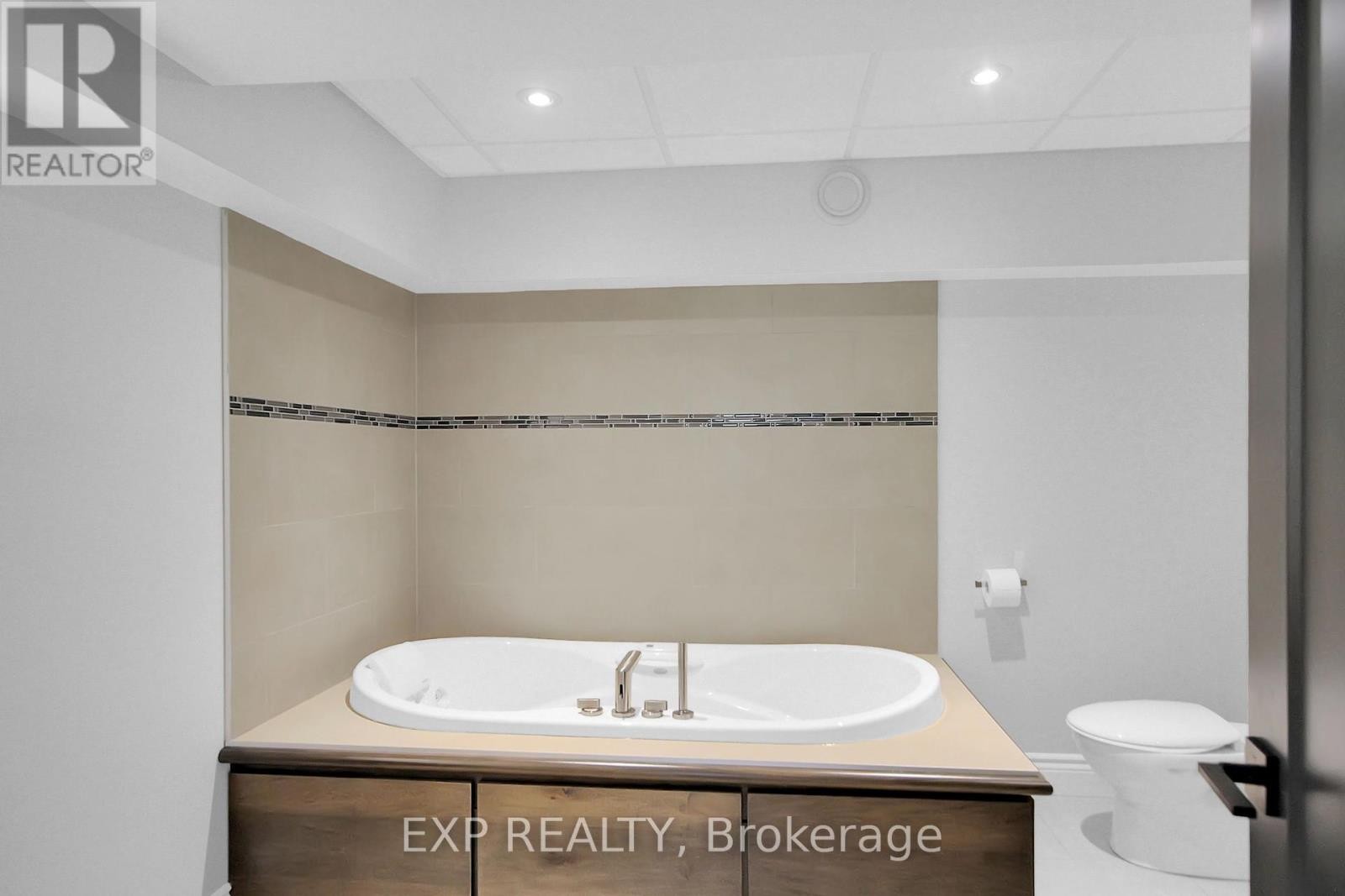 












6202 DEERMEADOW DRIVE

,
Ottawa,




Ontario
K4P1M9

