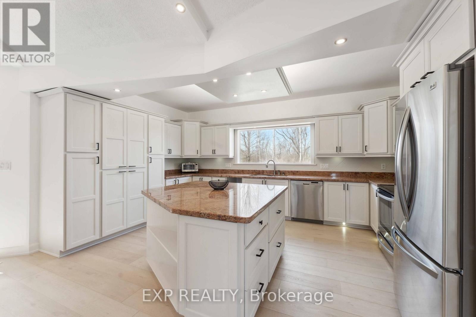 












6974 BANK STREET

,
Ottawa,




Ontario
K0A2P0

