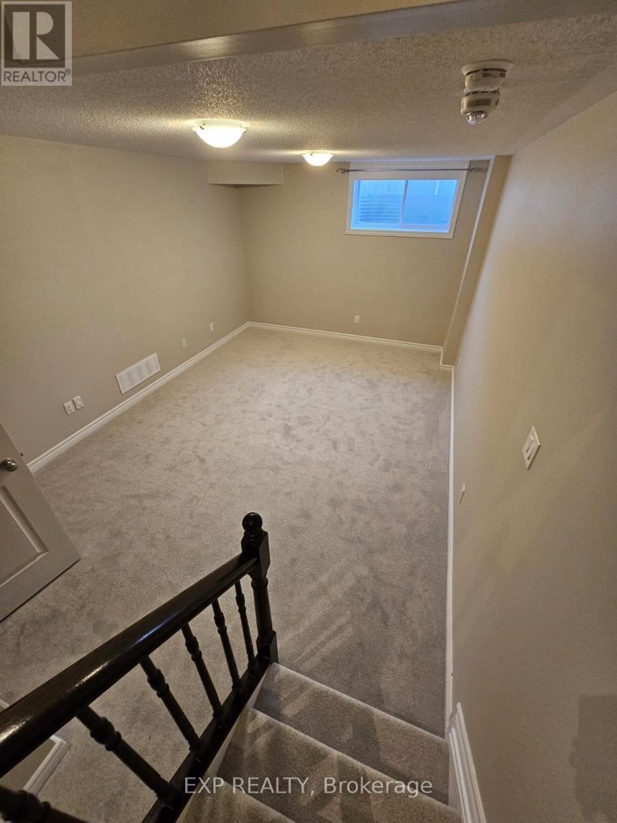 












213 HALYARD WAY

,
Ottawa,




Ontario
K2T0L2

