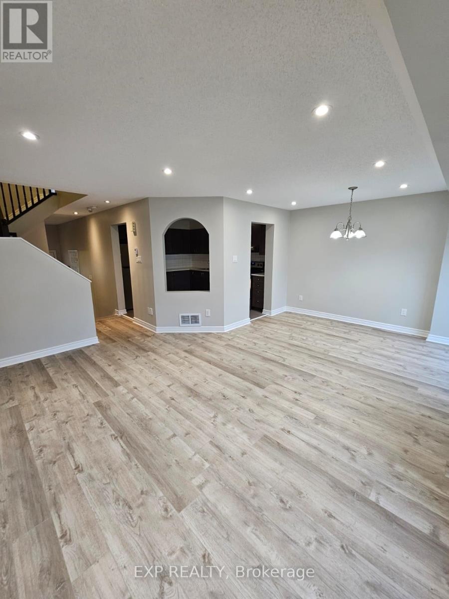 












213 HALYARD WAY

,
Ottawa,




Ontario
K2T0L2

