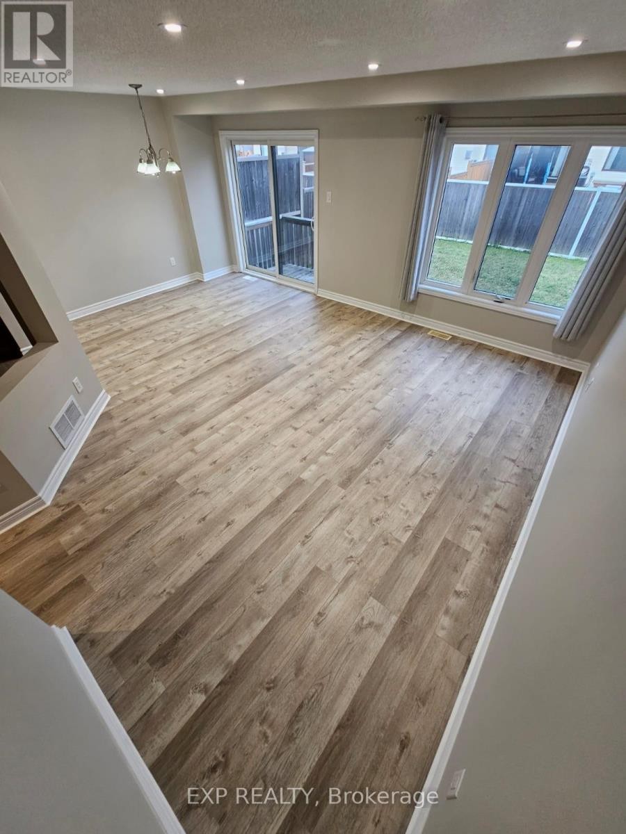












213 HALYARD WAY

,
Ottawa,




Ontario
K2T0L2


