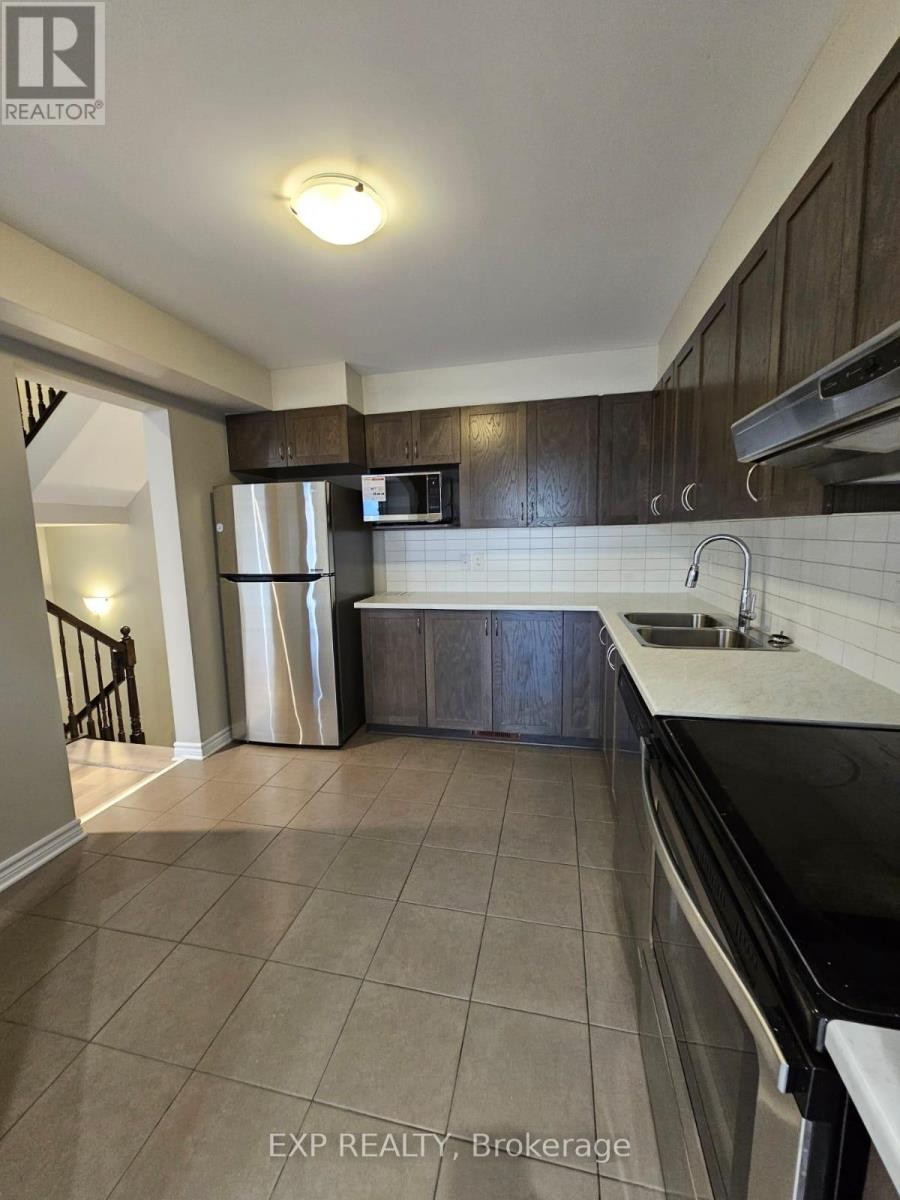 












213 HALYARD WAY

,
Ottawa,




Ontario
K2T0L2

