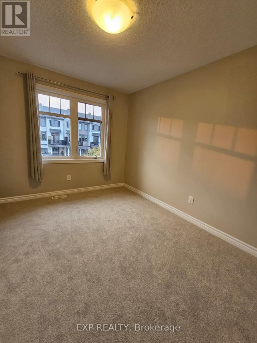 












213 HALYARD WAY

,
Ottawa,




Ontario
K2T0L2

