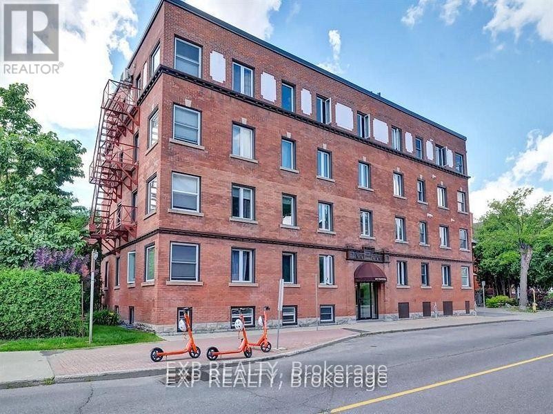 












1 - 244 CHARLOTTE STREET

,
Ottawa,




Ontario
K1N8L3

