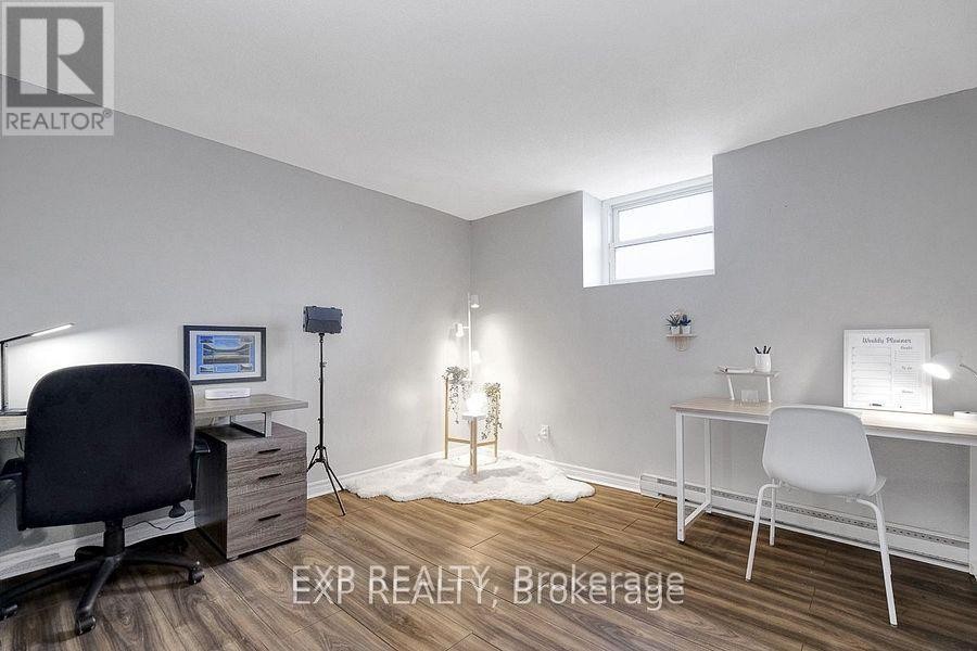 












1 - 244 CHARLOTTE STREET

,
Ottawa,




Ontario
K1N8L3

