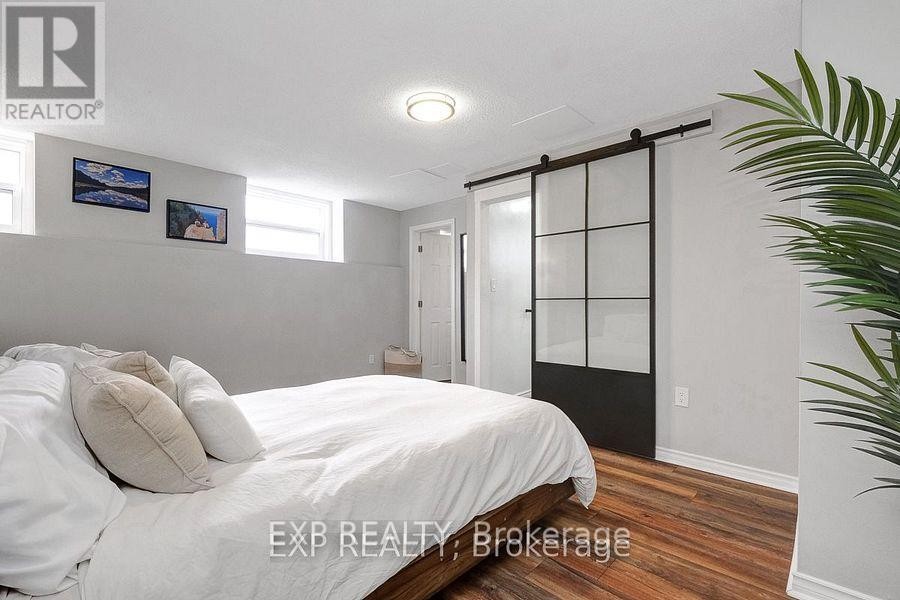 












1 - 244 CHARLOTTE STREET

,
Ottawa,




Ontario
K1N8L3

