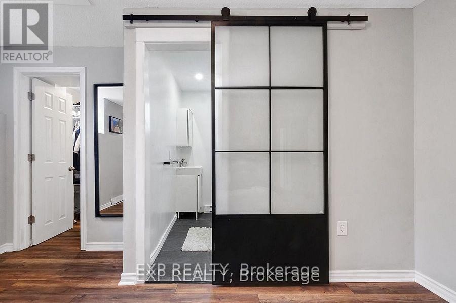 












1 - 244 CHARLOTTE STREET

,
Ottawa,




Ontario
K1N8L3


