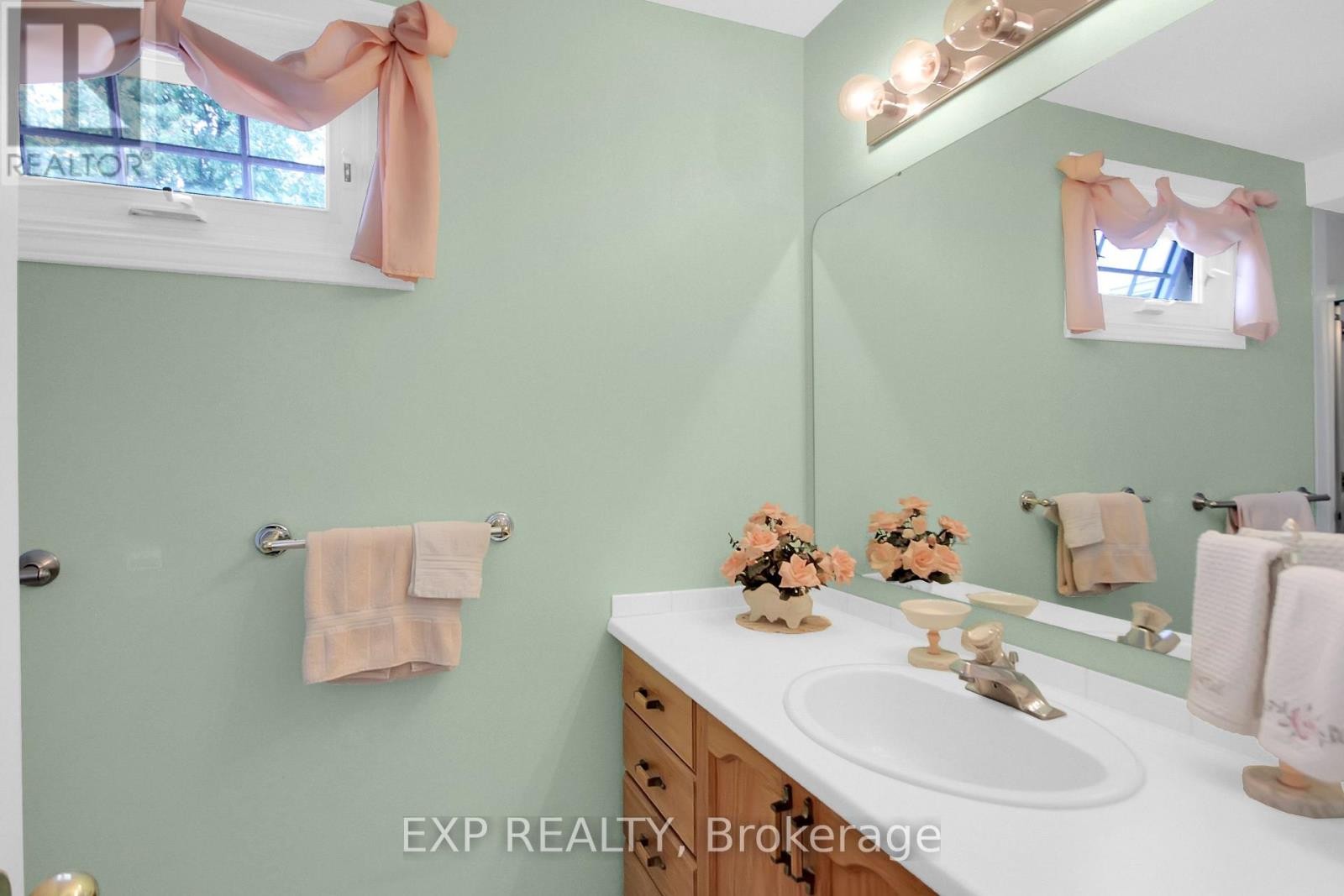 












2104 GARDENWAY DRIVE

,
Ottawa,




Ontario
K4A3K2

