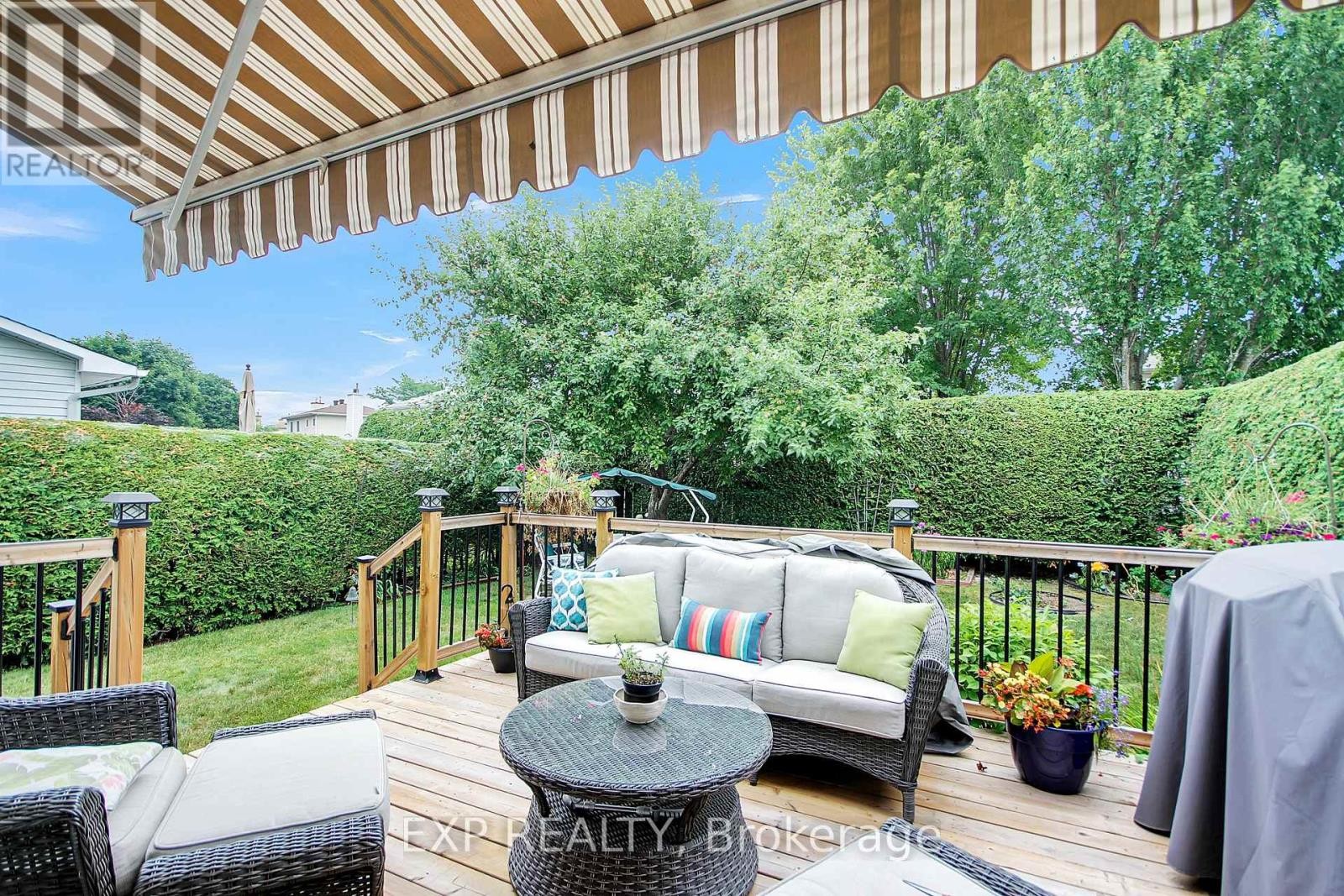 












2104 GARDENWAY DRIVE

,
Ottawa,




Ontario
K4A3K2

