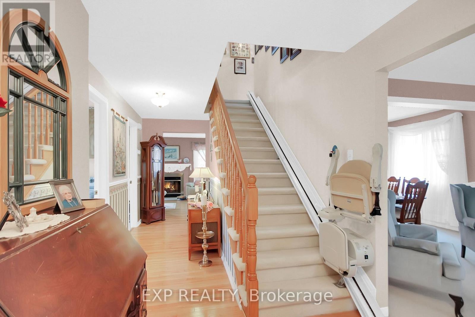 












2104 GARDENWAY DRIVE

,
Ottawa,




Ontario
K4A3K2


