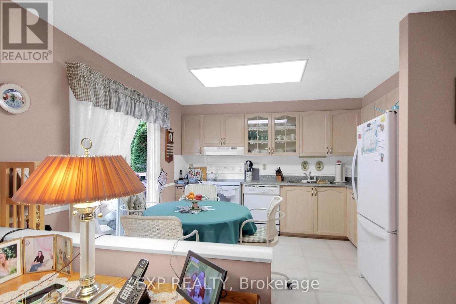 












2104 GARDENWAY DRIVE

,
Ottawa,




Ontario
K4A3K2

