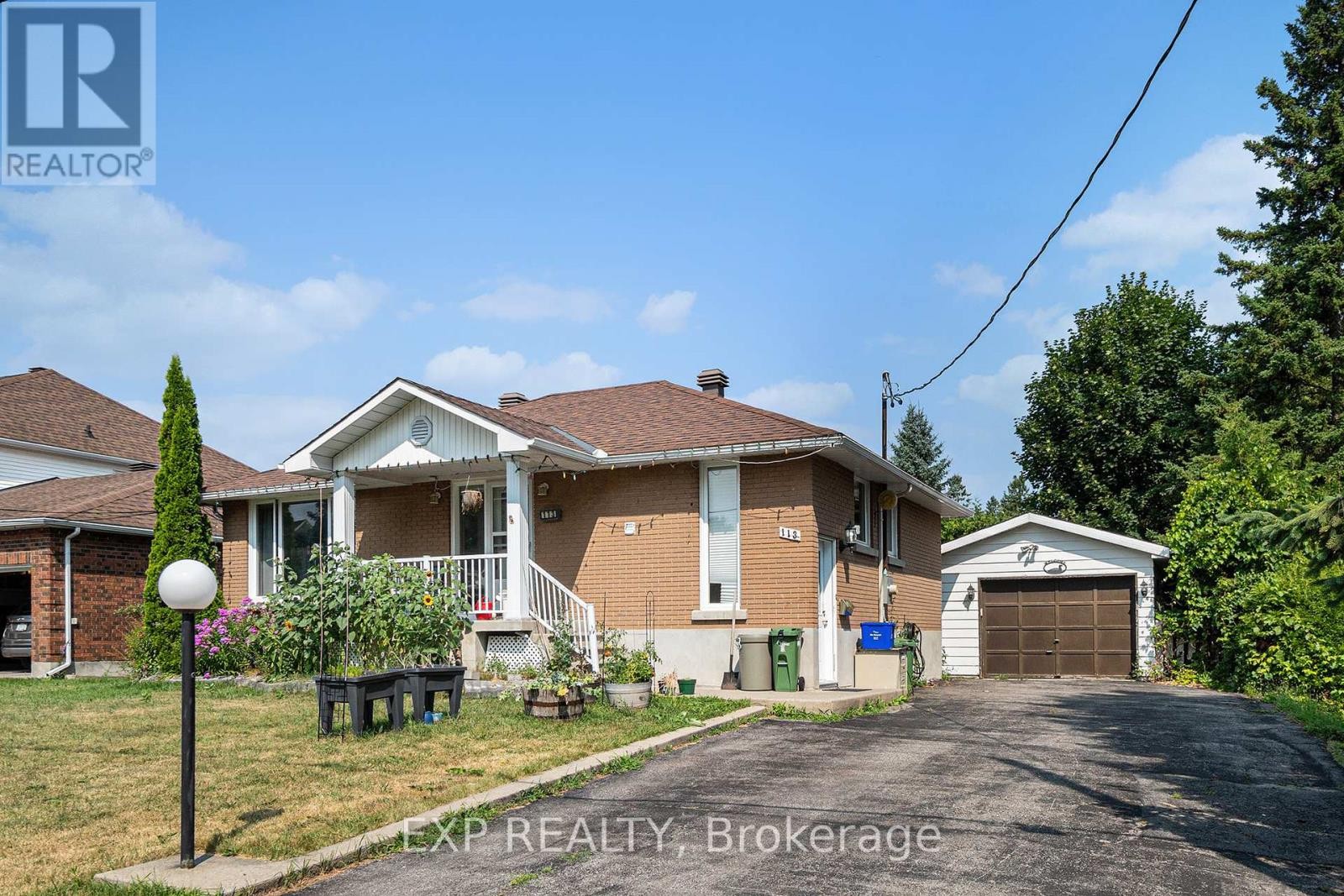 












113 RIDGEFIELD CRESCENT

,
Ottawa,




Ontario
K2H6T4

