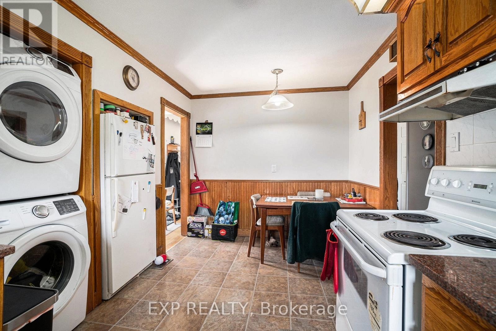












113 RIDGEFIELD CRESCENT

,
Ottawa,




Ontario
K2H6T4

