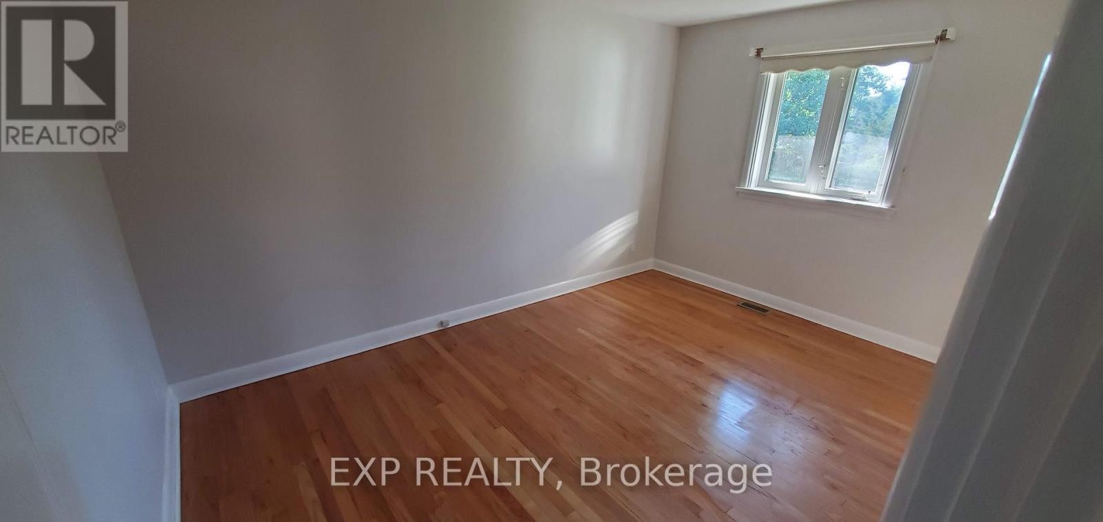 












113 RIDGEFIELD CRESCENT

,
Ottawa,




Ontario
K2H6T4

