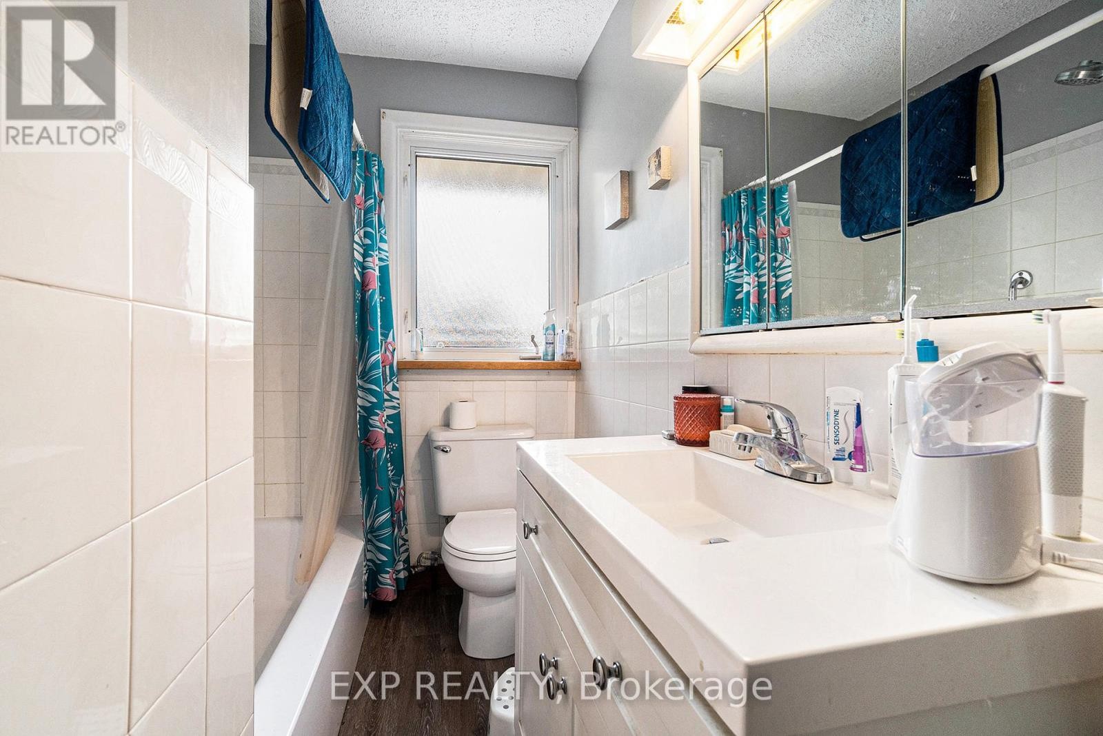 












113 RIDGEFIELD CRESCENT

,
Ottawa,




Ontario
K2H6T4

