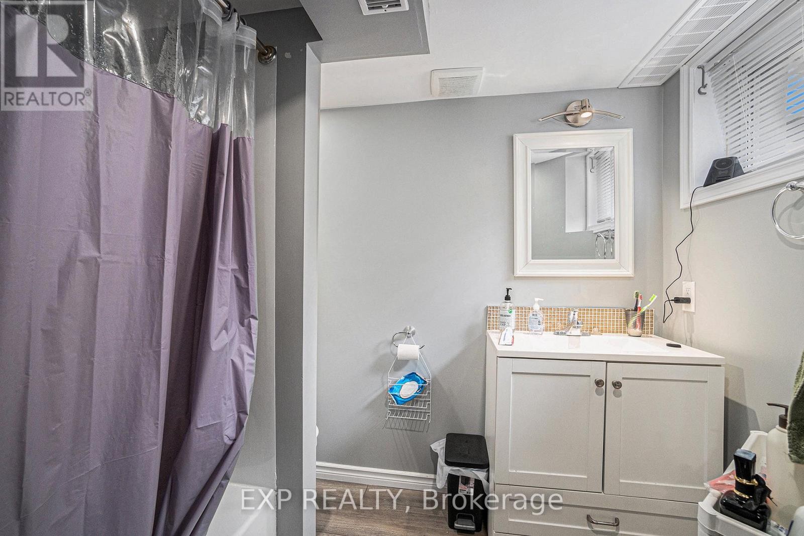












113 RIDGEFIELD CRESCENT

,
Ottawa,




Ontario
K2H6T4

