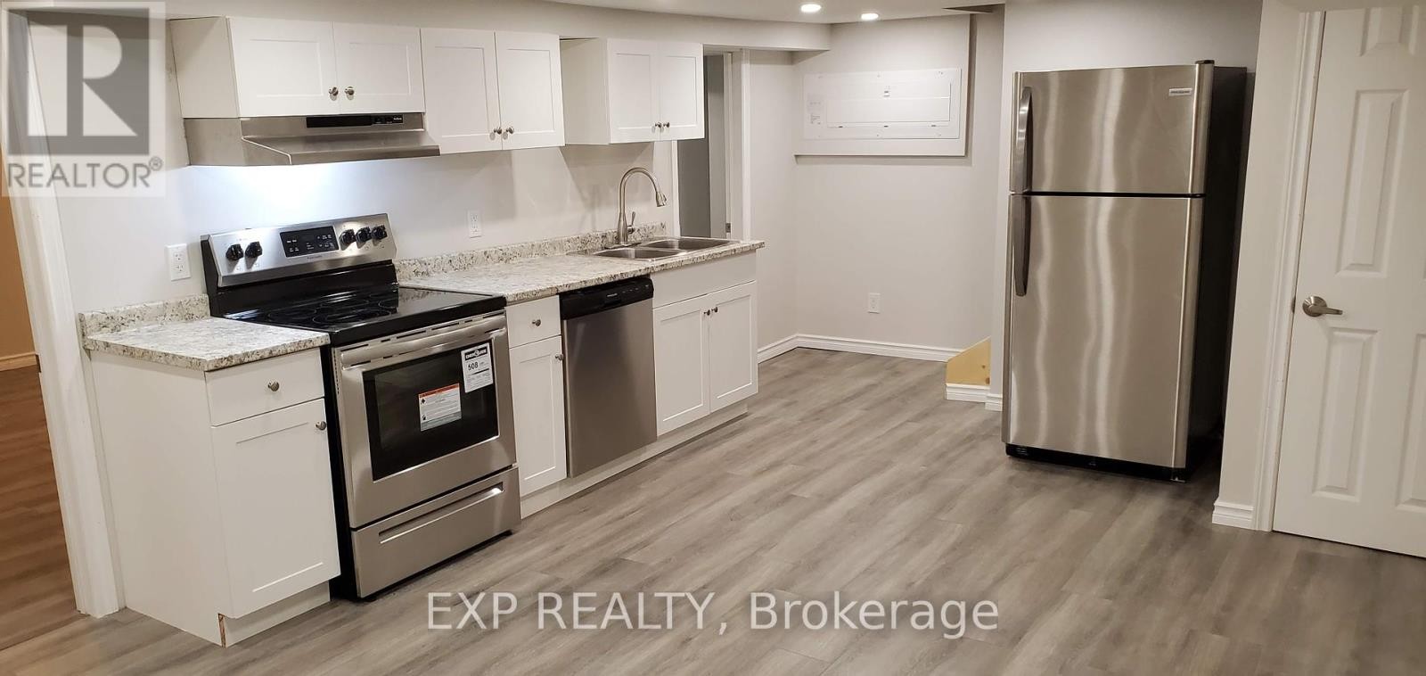 












113 RIDGEFIELD CRESCENT

,
Ottawa,




Ontario
K2H6T4

