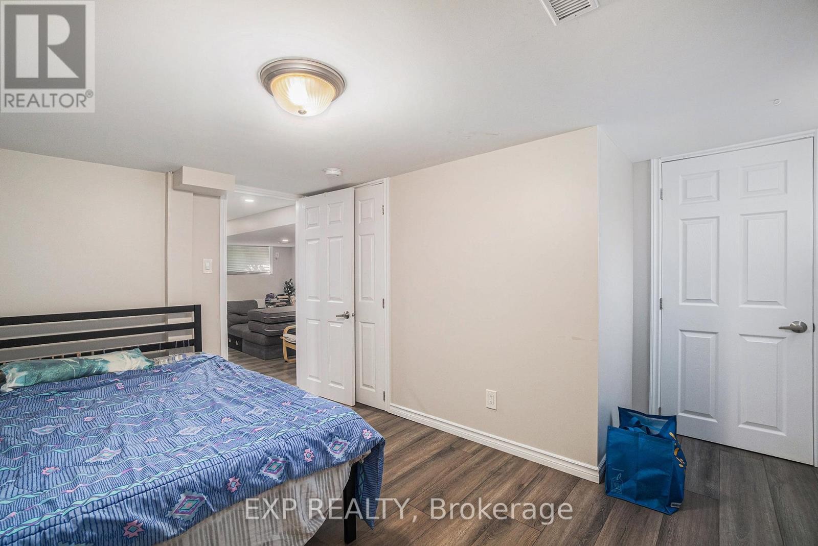 












113 RIDGEFIELD CRESCENT

,
Ottawa,




Ontario
K2H6T4

