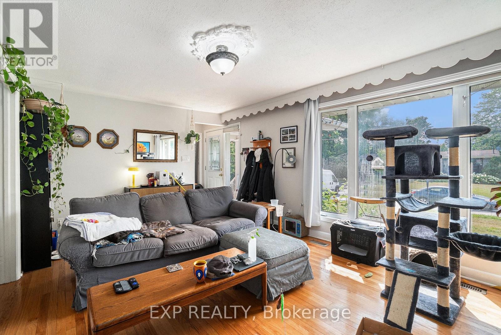 












113 RIDGEFIELD CRESCENT

,
Ottawa,




Ontario
K2H6T4


