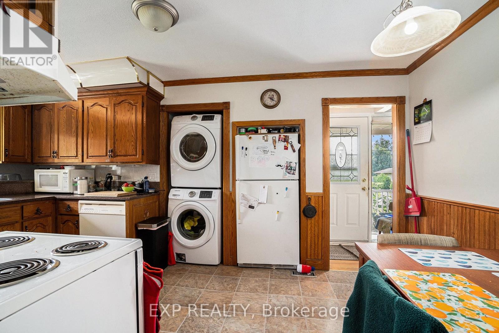 












113 RIDGEFIELD CRESCENT

,
Ottawa,




Ontario
K2H6T4

