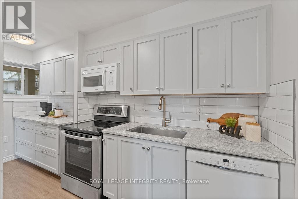 












406 TANGUAY COURT

,
Ottawa,




Ontario
K2L3W9

