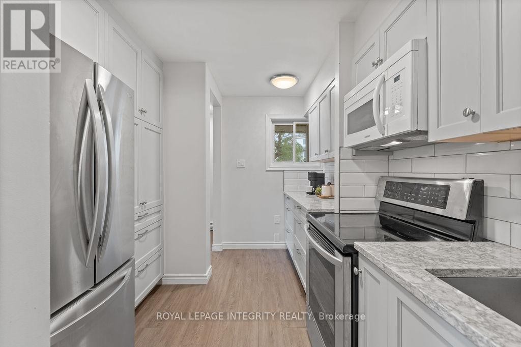 












406 TANGUAY COURT

,
Ottawa,




Ontario
K2L3W9

