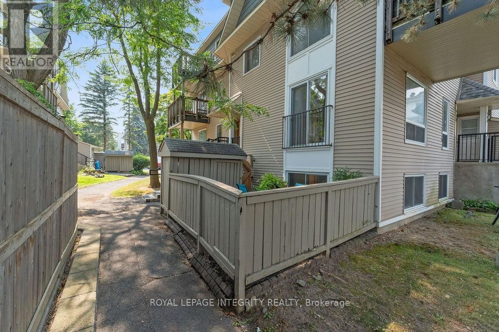 












406 TANGUAY COURT

,
Ottawa,




Ontario
K2L3W9

