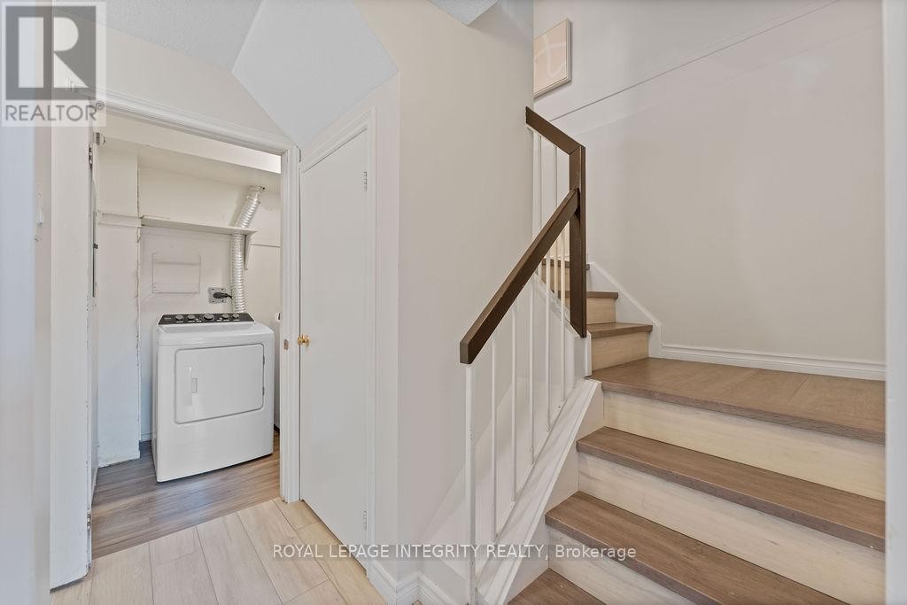












406 TANGUAY COURT

,
Ottawa,




Ontario
K2L3W9

