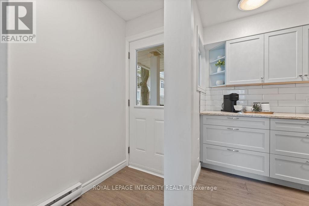 












406 TANGUAY COURT

,
Ottawa,




Ontario
K2L3W9

