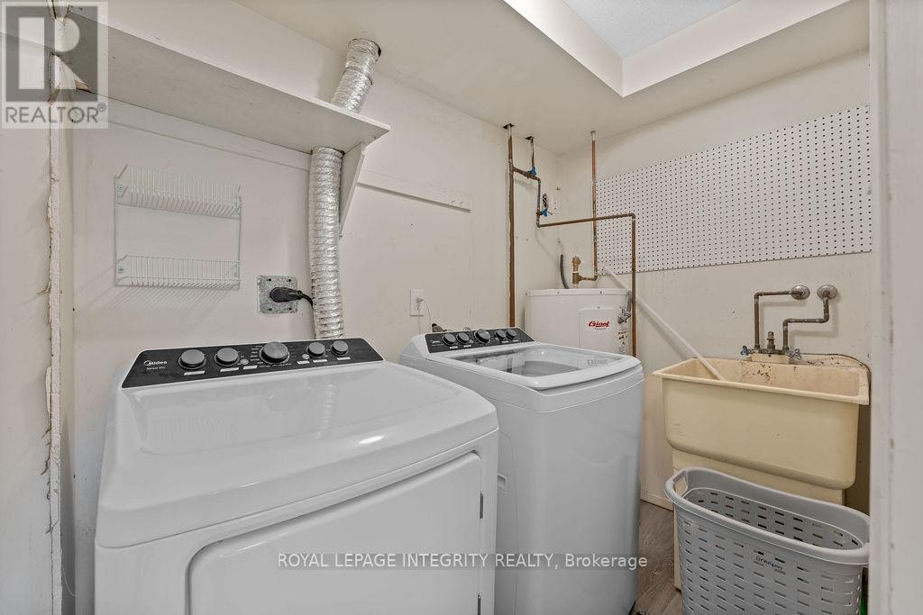 












406 TANGUAY COURT

,
Ottawa,




Ontario
K2L3W9

