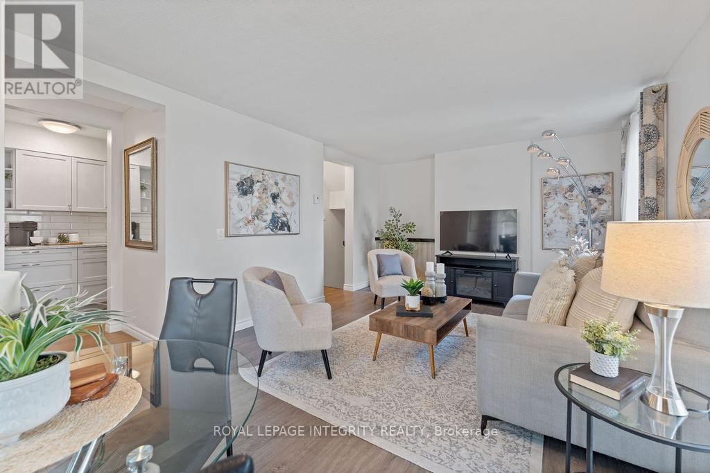 












406 TANGUAY COURT

,
Ottawa,




Ontario
K2L3W9

