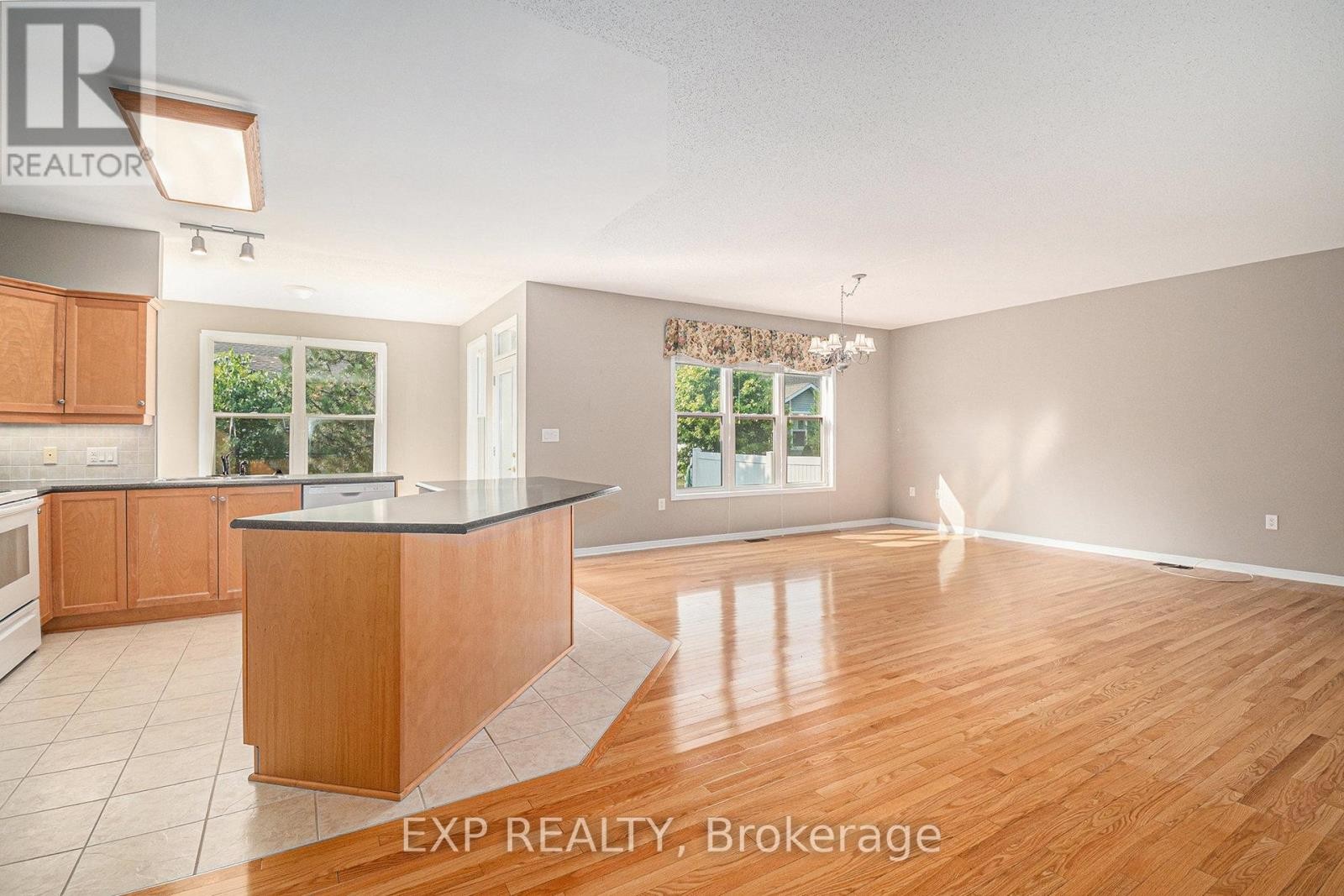 












652 COUNTRY TRAIL PRIVATE

,
Ottawa,




Ontario
K0A1K0

