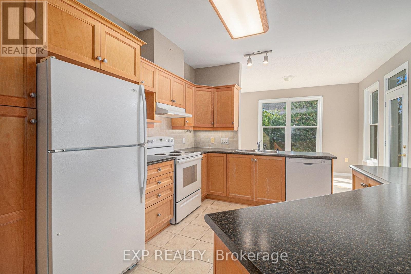 












652 COUNTRY TRAIL PRIVATE

,
Ottawa,




Ontario
K0A1K0

