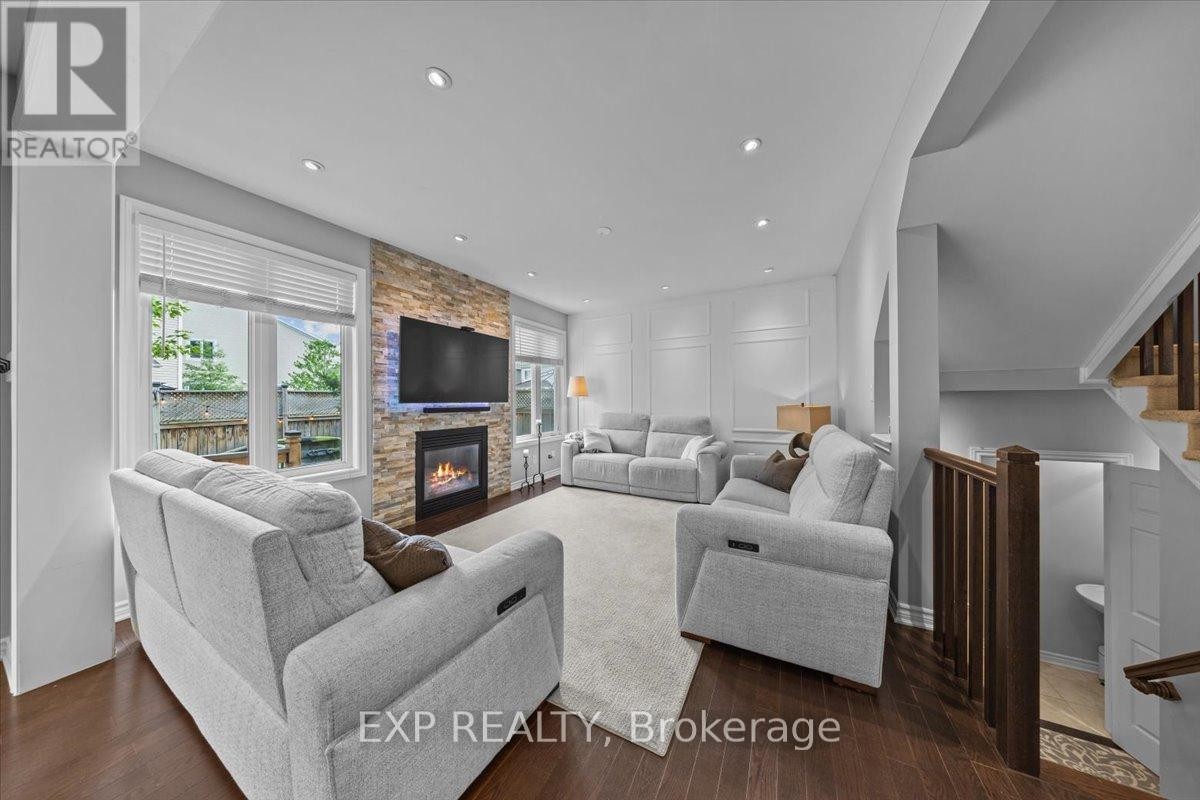 












585 DUNDONALD DRIVE

,
Ottawa,




Ontario
K2J5X1

