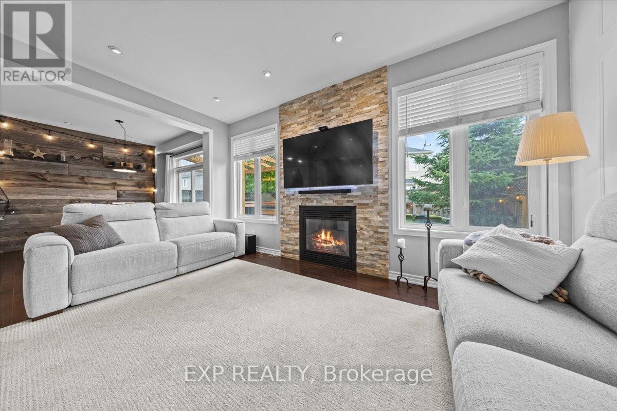 












585 DUNDONALD DRIVE

,
Ottawa,




Ontario
K2J5X1

