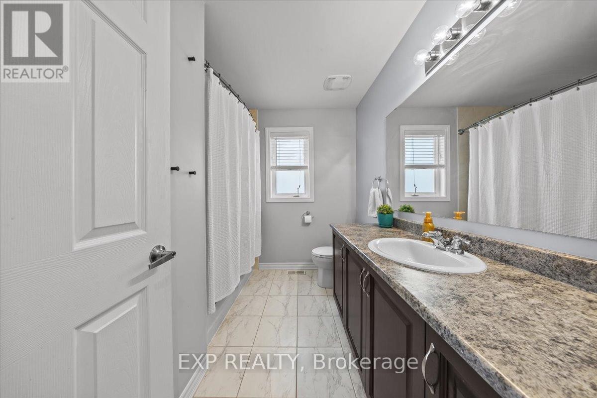 












585 DUNDONALD DRIVE

,
Ottawa,




Ontario
K2J5X1

