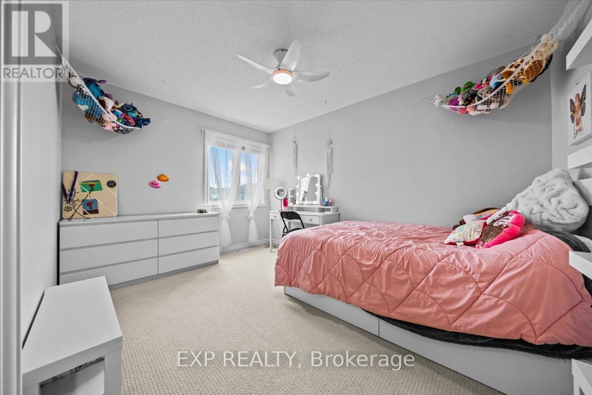 












585 DUNDONALD DRIVE

,
Ottawa,




Ontario
K2J5X1

