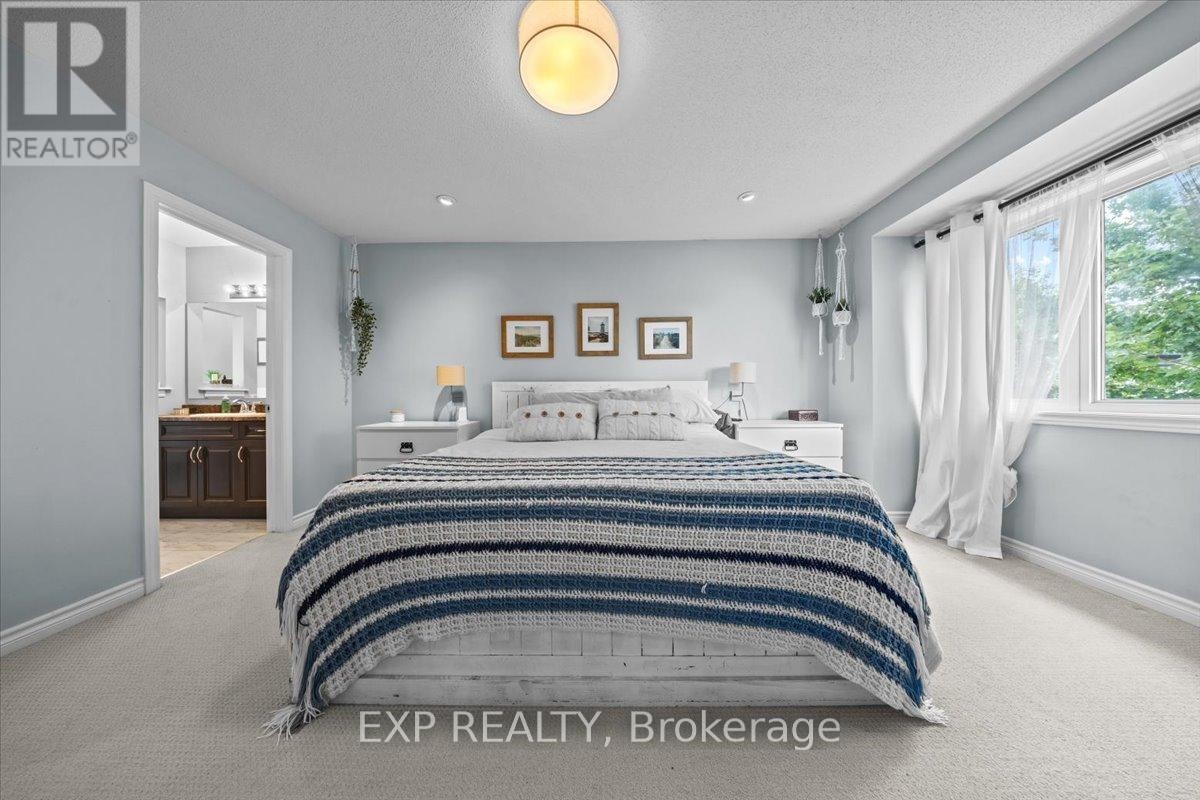 












585 DUNDONALD DRIVE

,
Ottawa,




Ontario
K2J5X1

