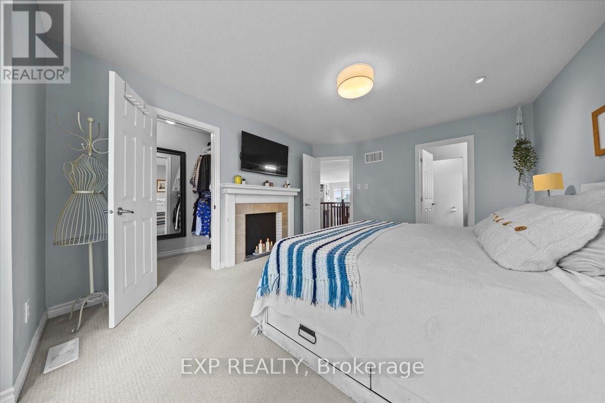 












585 DUNDONALD DRIVE

,
Ottawa,




Ontario
K2J5X1


