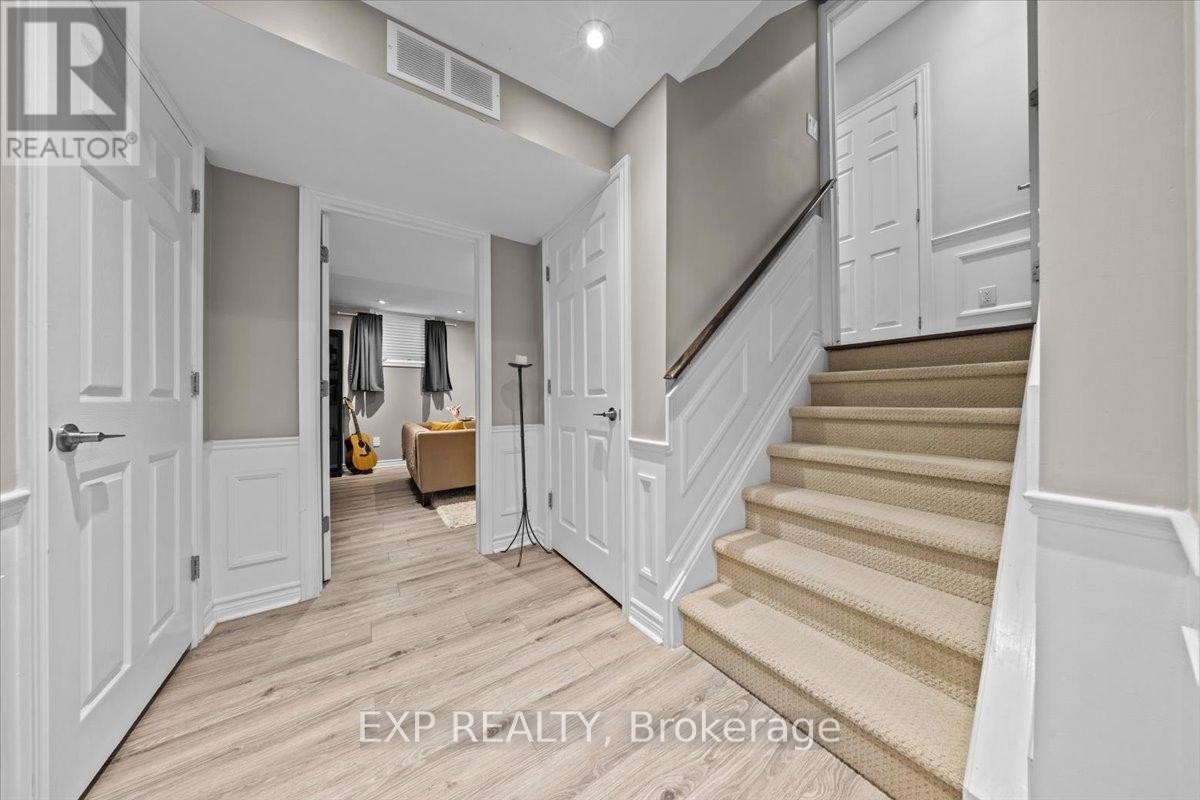 












585 DUNDONALD DRIVE

,
Ottawa,




Ontario
K2J5X1

