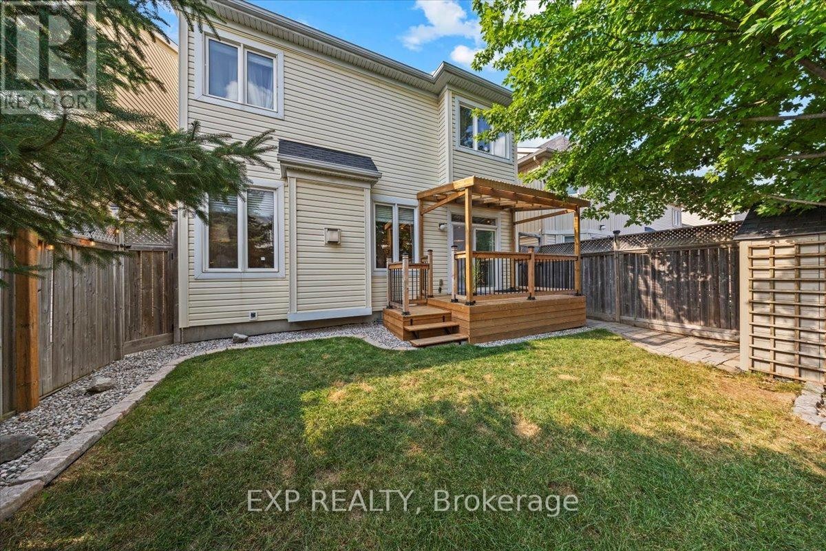 












585 DUNDONALD DRIVE

,
Ottawa,




Ontario
K2J5X1

