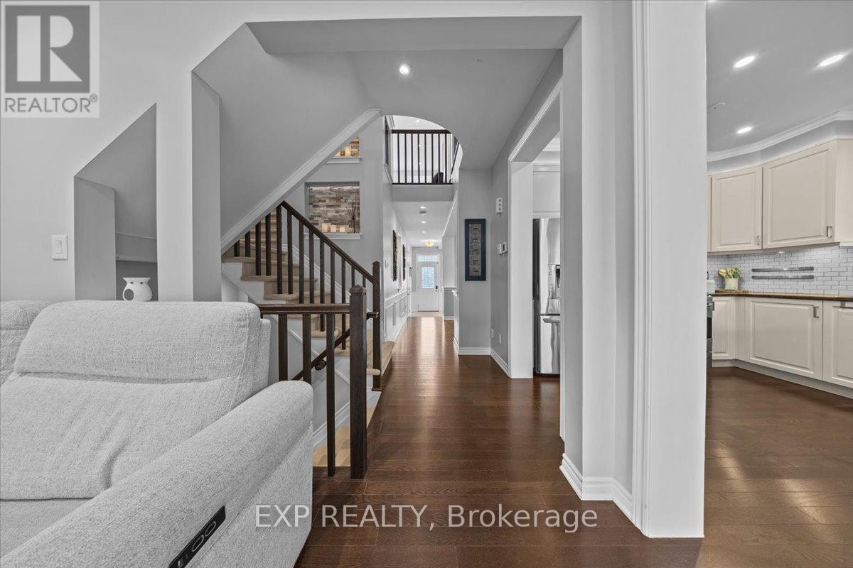 












585 DUNDONALD DRIVE

,
Ottawa,




Ontario
K2J5X1

