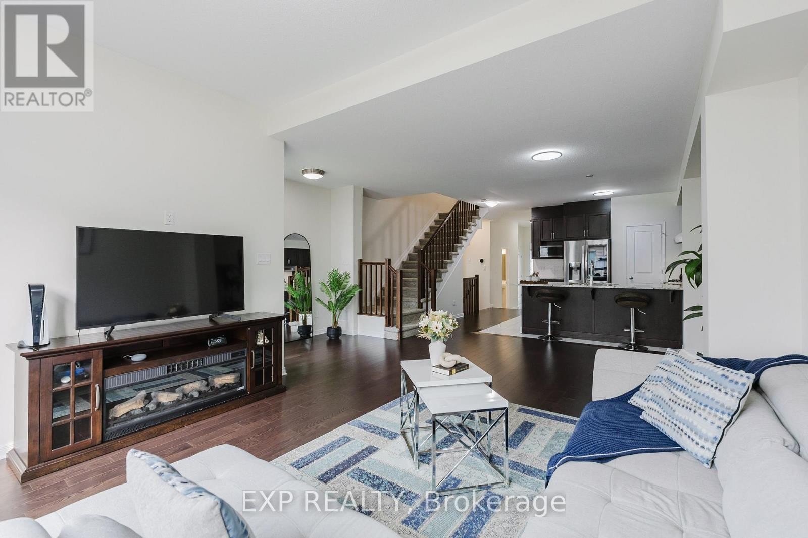 












56 JARDINIERE STREET

,
Ottawa,




Ontario
K2S2K3

