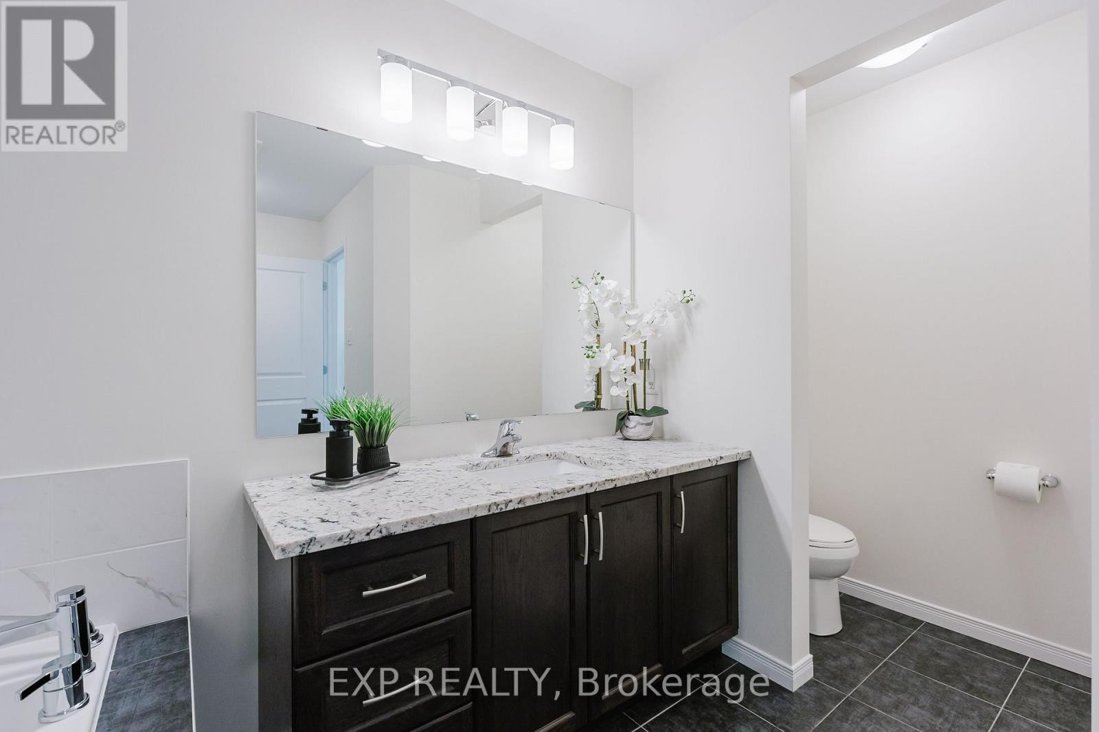 












56 JARDINIERE STREET

,
Ottawa,




Ontario
K2S2K3

